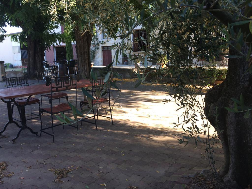Bed and Breakfast Mas Moineau Mezoargues Екстер'єр фото