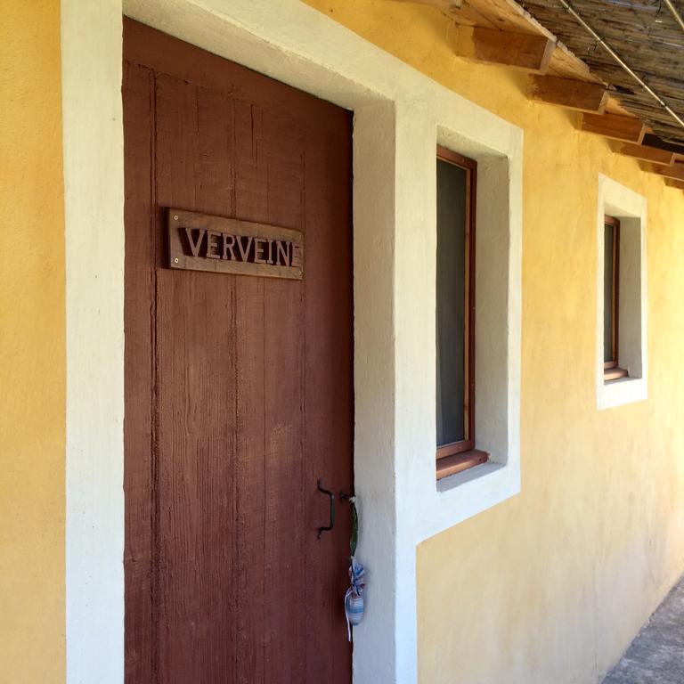 Bed and Breakfast Mas Moineau Mezoargues Екстер'єр фото