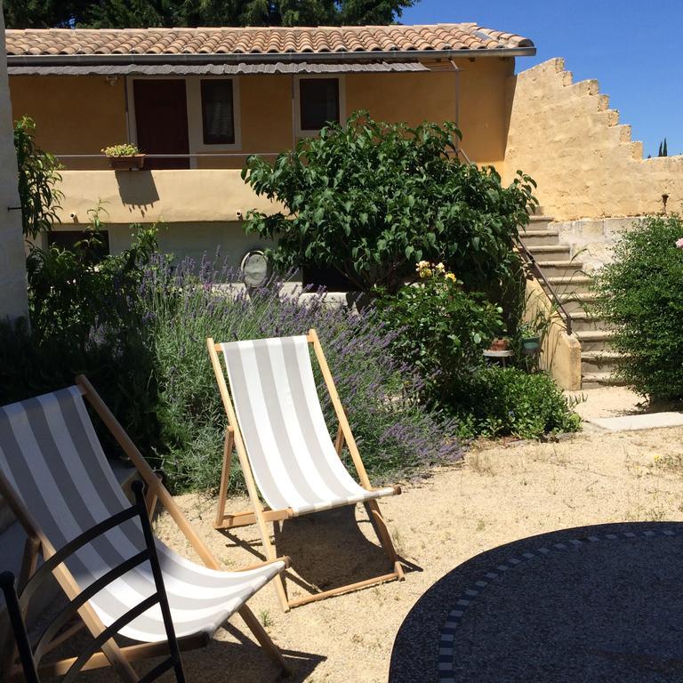 Bed and Breakfast Mas Moineau Mezoargues Екстер'єр фото