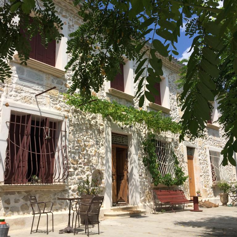 Bed and Breakfast Mas Moineau Mezoargues Екстер'єр фото