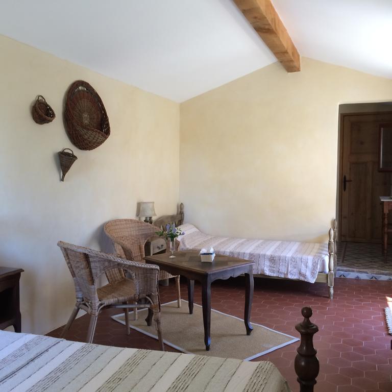 Bed and Breakfast Mas Moineau Mezoargues Номер фото
